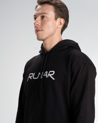 Hoodie negro con mangas